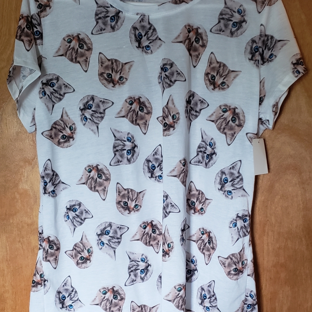 Loose-fitting Cat Tee